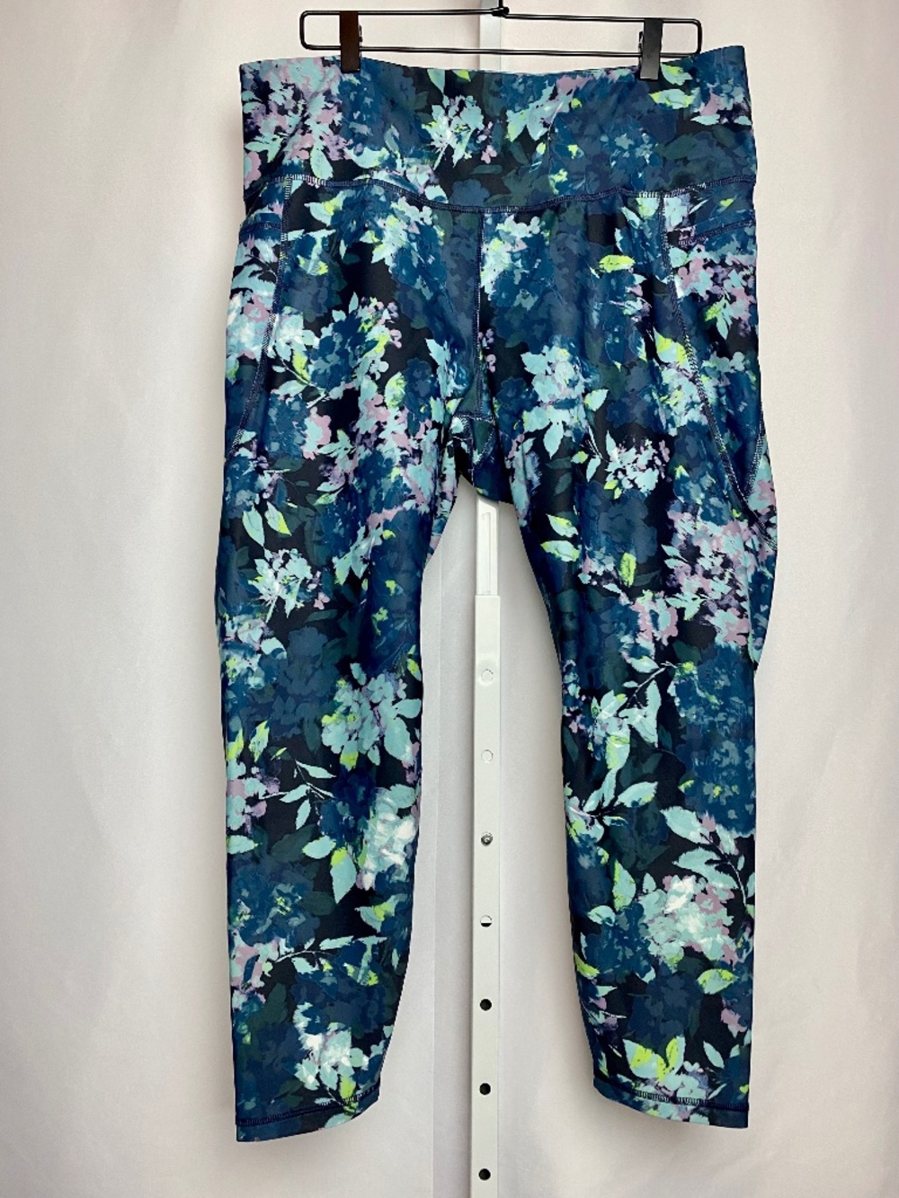 Old Navy Womenʻs Plus Size High-waisted Powersoft Blue Floral Leggings 2X